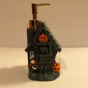 Feelin’ Spooky Haunted House Soap Dispenser